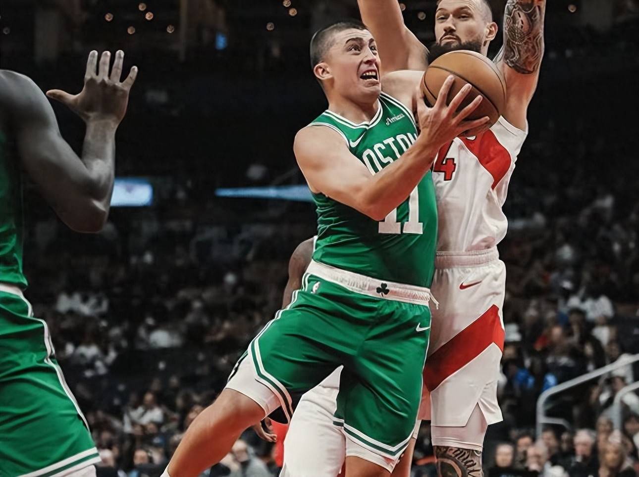 爱游戏中国-转会期突围战来临,多伦多猛龙围绕欧超杯绝杀压哨,赛场秩序良好,团队化学反应显著的简单介绍-爱游戏中国